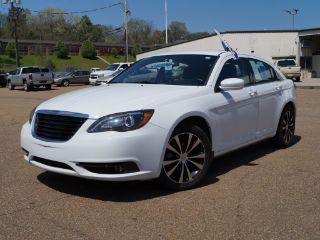 Used 2013 Chrysler 200 Touring in Vicksburg, Mississippi