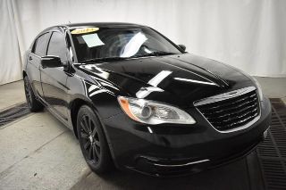 Used 2013 Chrysler 200 Touring in Davenport, Iowa