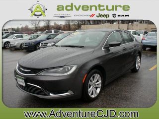 Used 2015 Chrysler 200 Limited in Willoughby, Ohio