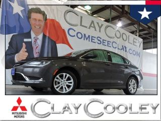 Used 2015 Chrysler 200 Limited in Arlington, Texas