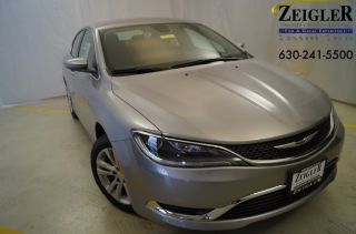 Used 2016 Chrysler 200 Limited in Downers Grove, Illinois