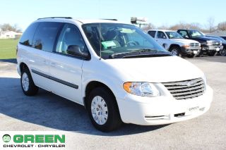 Chrysler Town & Country LX 2005
