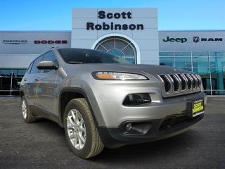 Used 2018 Jeep Cherokee Latitude in Torrance, California