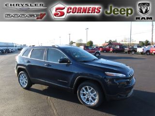Used 2018 Jeep Cherokee Latitude in Cedarburg, Wisconsin