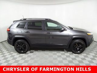 Used 2016 Jeep Cherokee Trailhawk in Farmington Hills, Michigan