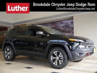 Used 2018 Jeep Cherokee Trailhawk in Brooklyn Park, Minnesota