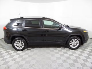Used 2016 Jeep Cherokee Latitude in Farmington Hills, Michigan