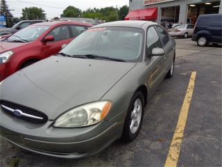 Used 2003 Ford Taurus SE in Fitchburg, Massachusetts