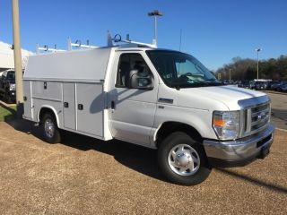 Ford Econoline E-350 2016
