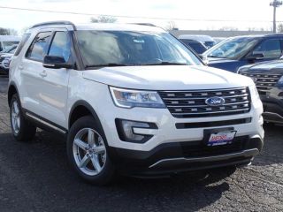 Used 2017 Ford Explorer XLT in Arlington Heights, Illinois
