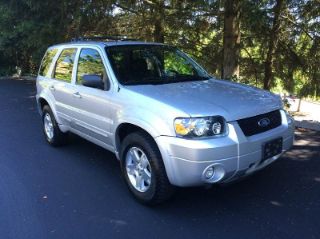 Used 2007 Ford Escape Limited in Bellevue, Washington