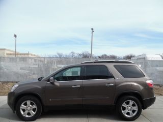 Used 2009 GMC Acadia SLT in Milwaukee, Wisconsin