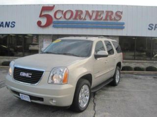 Used 2008 GMC Yukon SLT in Cedarburg, Wisconsin