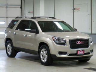 Used 2015 GMC Acadia SLE in Menomonee Falls, Wisconsin