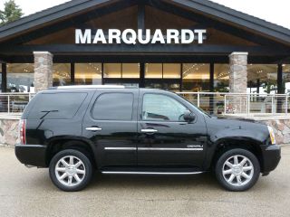 Used 2012 GMC Yukon Denali in Barrington, Illinois