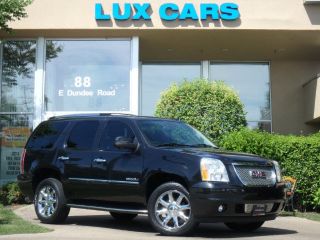 Used 2011 GMC Yukon Denali in Buffalo Grove, Illinois