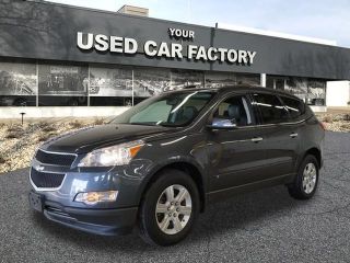 Used 2010 Chevrolet Traverse LT in Flushing, Michigan