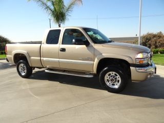 Used 2005 GMC Sierra 2500HD SLE in Hanford, California