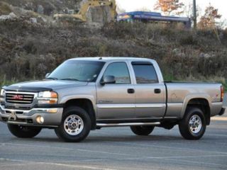 Used 2003 GMC Sierra 2500HD SLE in Waterbury, Connecticut