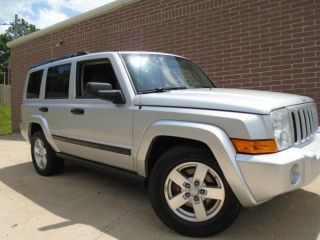 Used 2006 Jeep Commander in Gladstone, Missouri