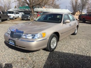 Used 1998 Lincoln Town Car Signature in Mandan, North Dakota