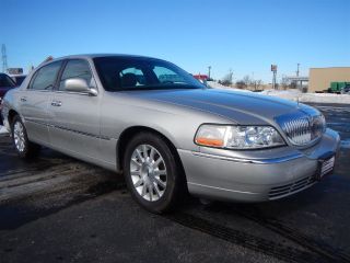 Used 2007 Lincoln Town Car Signature in Milwaukee, Wisconsin