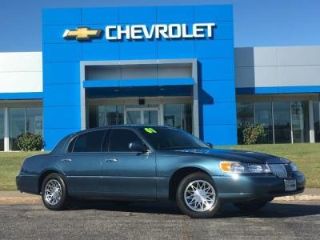 Used 2001 Lincoln Town Car Signature in Purcell, Oklahoma