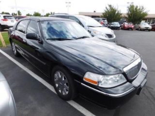 Used 2005 Lincoln Town Car Signature Limited in Aurora, Colorado