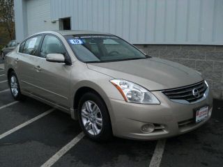 Used 2010 Nissan Altima S in Middlebury, Connecticut