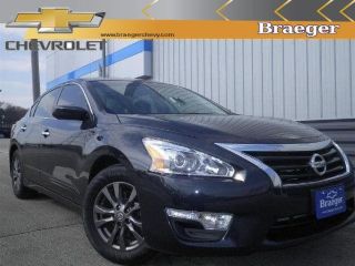 Used 2015 Nissan Altima S in Milwaukee, Wisconsin