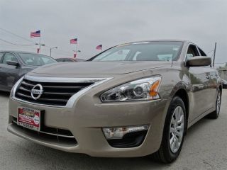 Used 2015 Nissan Altima S in Chicago, Illinois