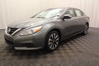 Used 2016 Nissan Altima SV in Bedford, Ohio