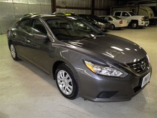 Used 2016 Nissan Altima S in Peru, Illinois