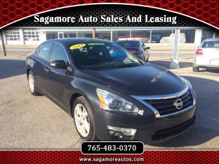 Used 2014 Nissan Altima SV in Lebanon, Indiana