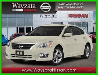 Used 2015 Nissan Altima SV in Wayzata, Minnesota