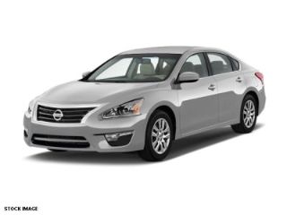 Used 2015 Nissan Altima S in Middlebury, Connecticut