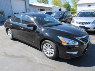 Used 2015 Nissan Altima S in Norwich, Connecticut