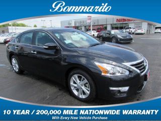 Used 2015 Nissan Altima SV in Hazelwood, Missouri