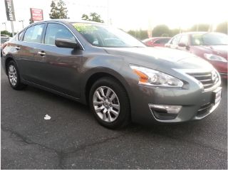 Used 2014 Nissan Altima SV in Fresno, California
