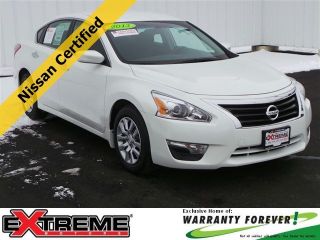 Used 2013 Nissan Altima S in Bloomington, Illinois