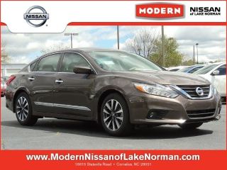 Used 2017 Nissan Altima SV in Cornelius, North Carolina