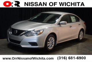 Used 2017 Nissan Altima S in Wichita, Kansas