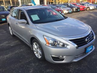 Used 2013 Nissan Altima SV in Orland Park, Illinois