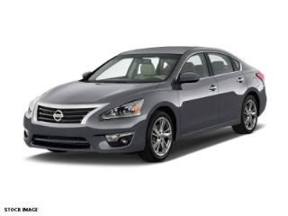 Used 2015 Nissan Altima SV in Middlebury, Connecticut