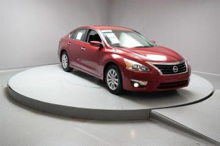 Used 2015 Nissan Altima S in Memphis, Tennessee