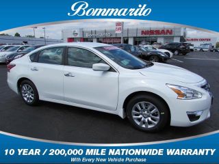 Used 2015 Nissan Altima S in Hazelwood, Missouri