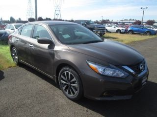 Used 2016 Nissan Altima SV in Vancouver, Washington