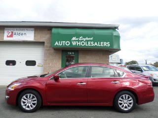 Used 2013 Nissan Altima S in Springfield, Massachusetts