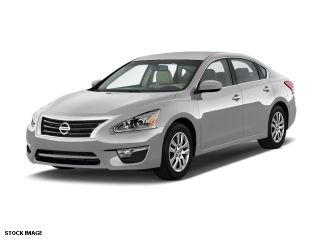 Used 2015 Nissan Altima S in Middlebury, Connecticut