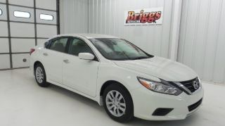 Used 2017 Nissan Altima S in Manhattan, Kansas